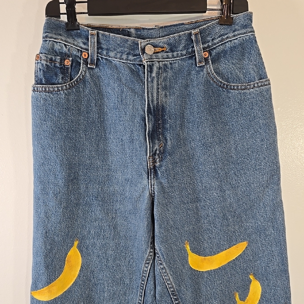 Levi's 550 Relaxed Blue Denim Painted Yellow Banana Design Tapered Leg Jeans - Picture 2 of 15